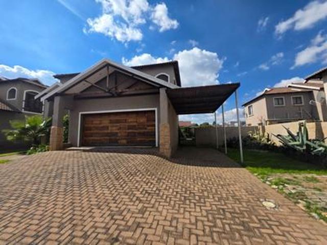 Townhouse for sale in Randfontein, Randfontein Local Municipality