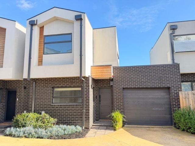 Townhouse for rent in Camerons Creek, Victoria