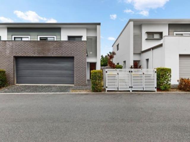 Townhouse for sale in Toombul, Queensland