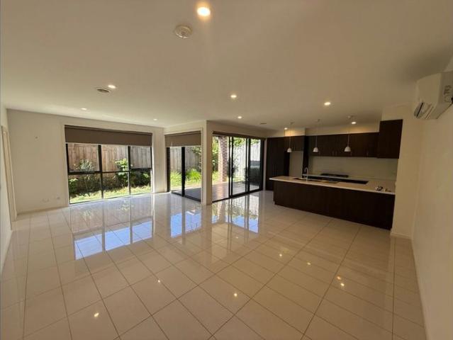 Townhouse for rent in Clayton, Melbourne