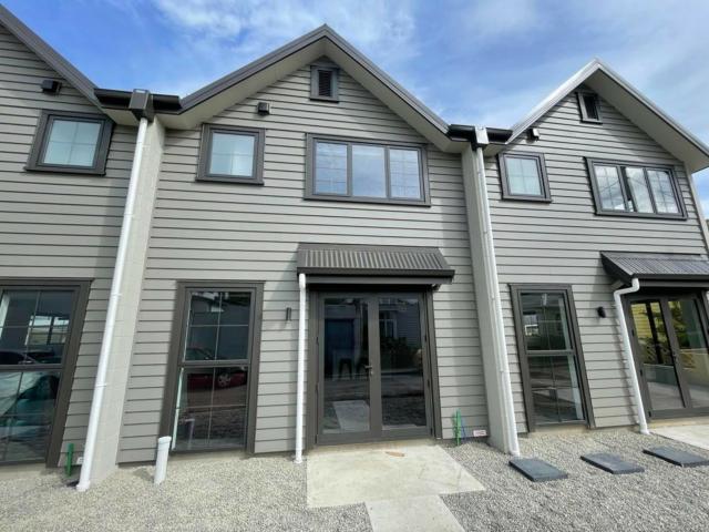 Property for rent in Otakou