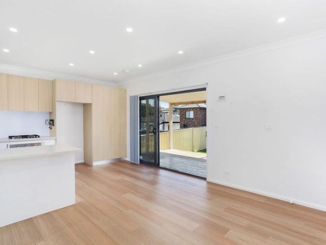 House for rent in Wollongong West, New South Wales