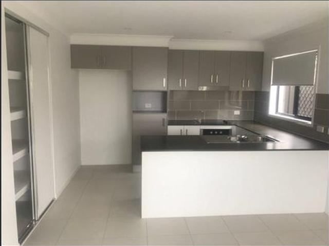 Townhouse for rent in Griffin, Greater Brisbane