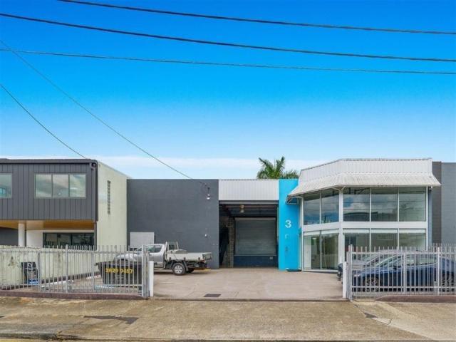 Warehouse for rent in Toombul, Queensland