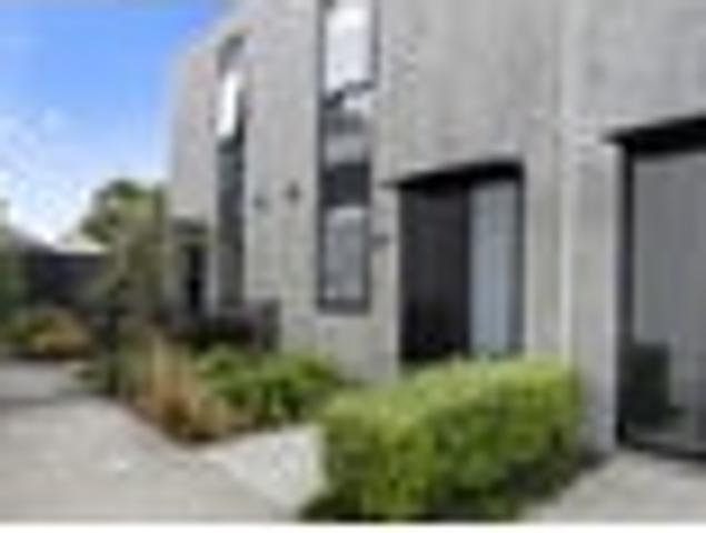 Townhouse for sale in Days Bay, Wellington