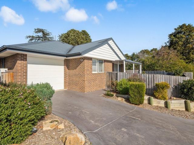 Villa for sale in Manchester Square, New South Wales