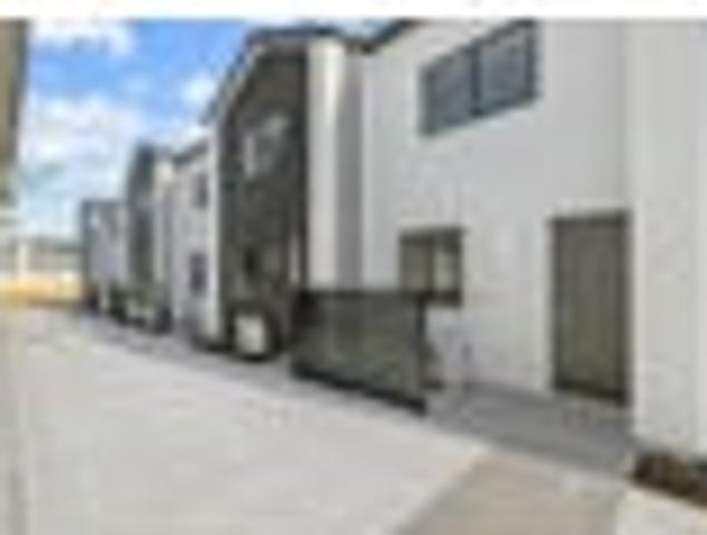 Townhouse for sale in Heathcote, Canterbury
