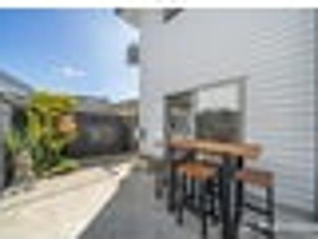 Townhouse for sale in Naenae Central, Lower Hutt