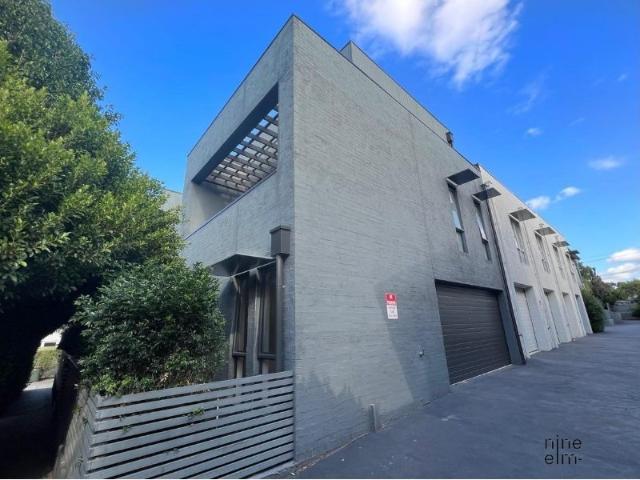 Townhouse for rent in Camerons Creek, Victoria