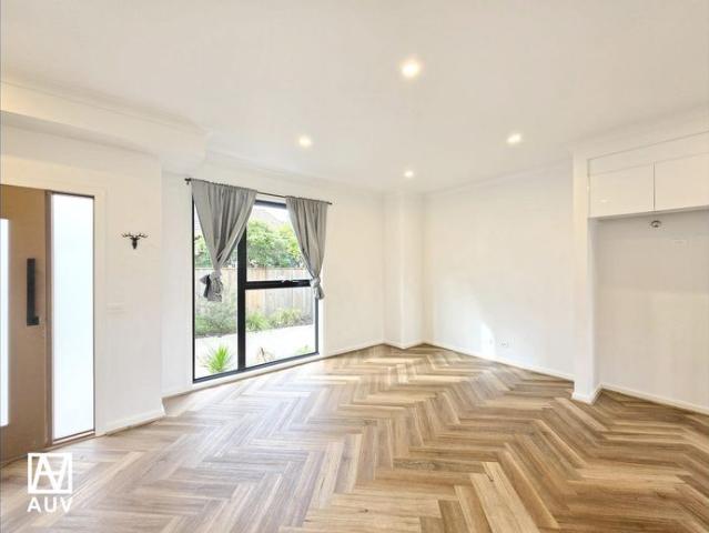 Townhouse for rent in Carnegie, Melbourne