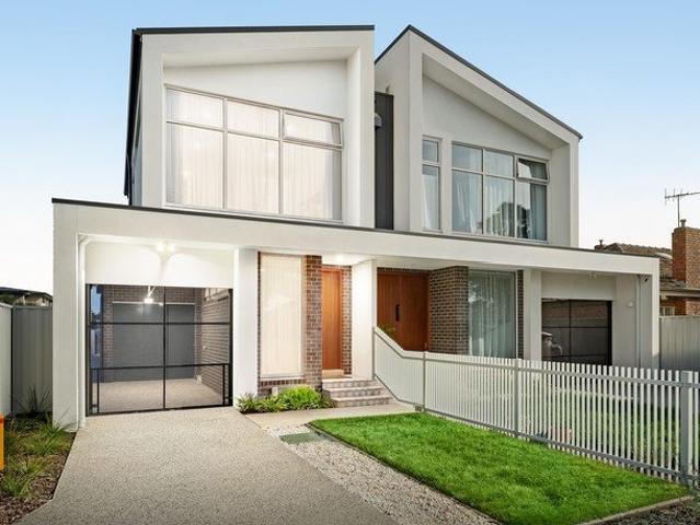 Townhouse for sale in Camerons Creek, Victoria