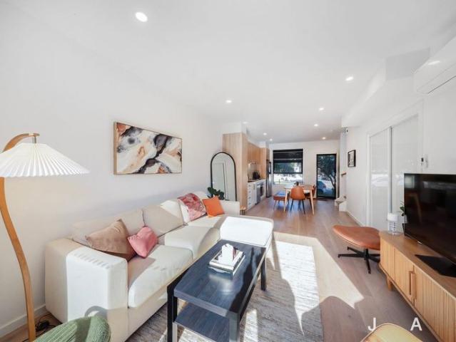 Townhouse for rent in Camerons Creek, Victoria