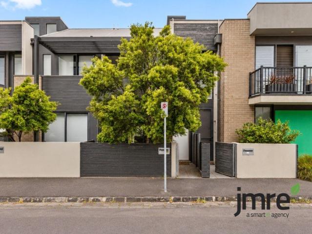 Townhouse for sale in Brunswick, Melbourne