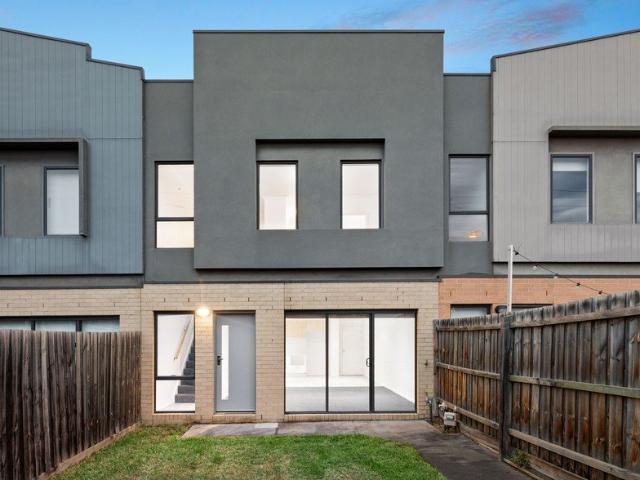 Townhouse for sale in Camerons Creek, Victoria