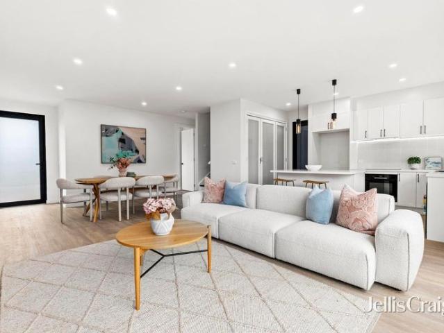 Townhouse for rent in Oakleigh East, Melbourne