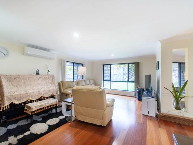 House for rent in Pacific Pines, Gold Coast City