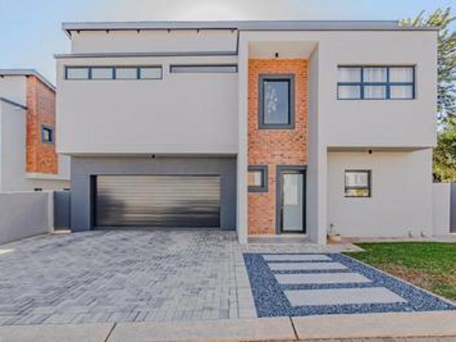 House for sale in Waterkloof, Gauteng