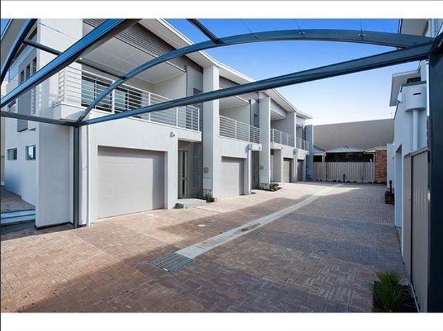 Townhouse for rent in Mawson Lakes, Adelaide