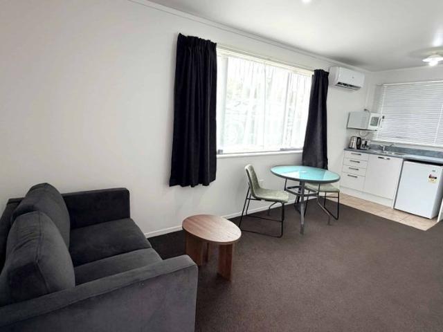 House for rent in Tawa Commercial Park, Hamilton City