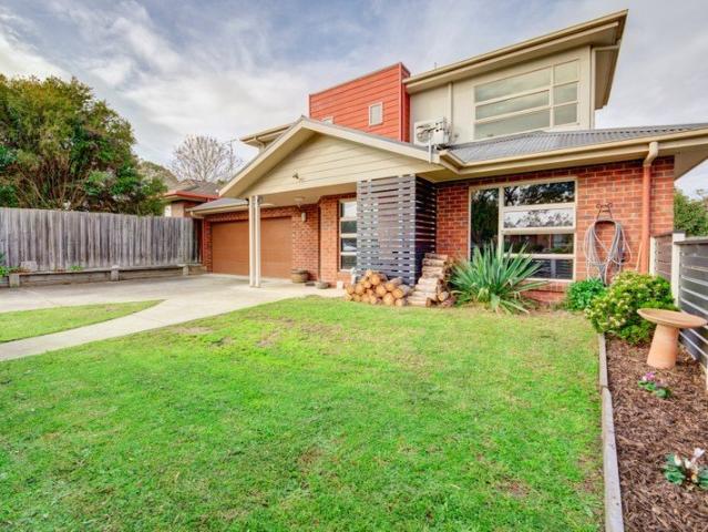 Townhouse for sale in Bairnsdale, Victoria