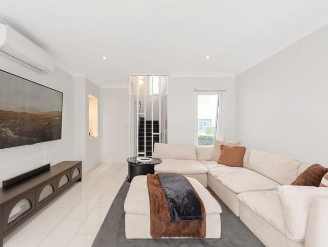 Townhouse for rent in Pimpama, Gold Coast City