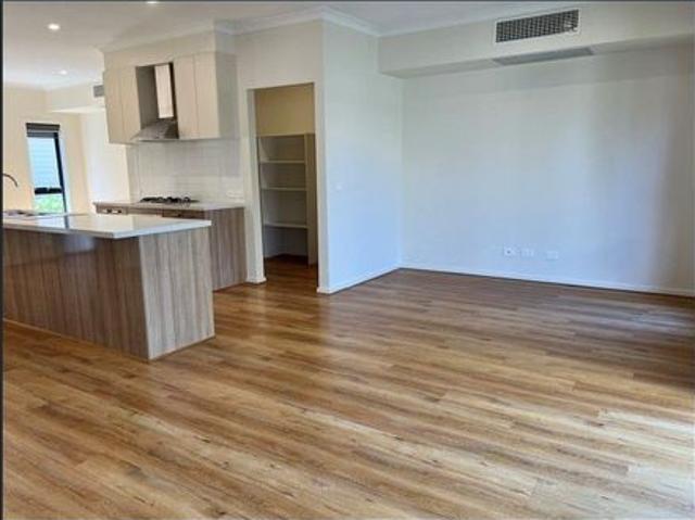 Townhouse for rent in Camerons Creek, Victoria