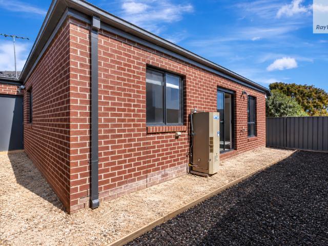 House for rent in Caledonia Estate, Melbourne