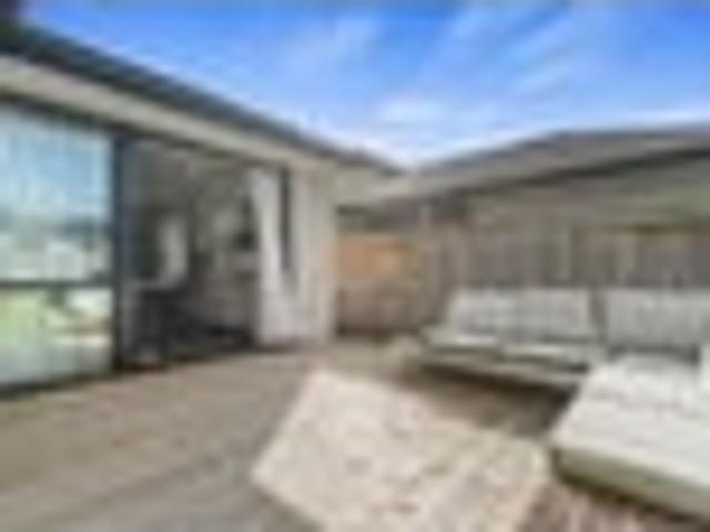 House for sale in Hamilton East