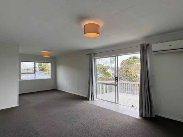 House for rent in Paremoremo