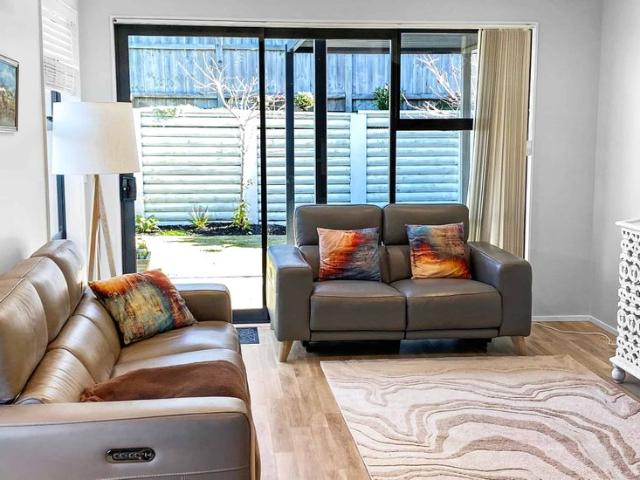 House for rent in Oratia