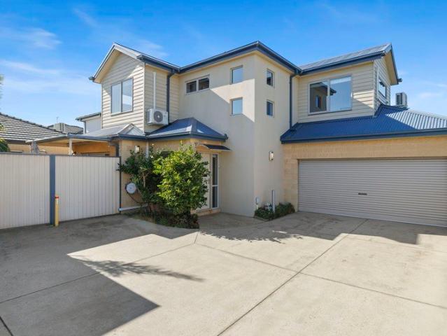 Townhouse for sale in Camerons Creek, Victoria
