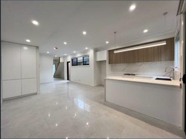 Townhouse for rent in Sydney, New South Wales
