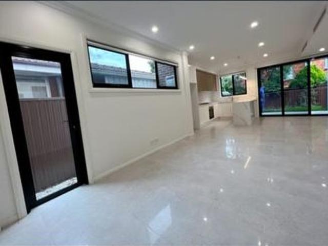 Townhouse for rent in Sydney, New South Wales