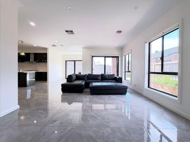 House for rent in Wynbrook, Melbourne