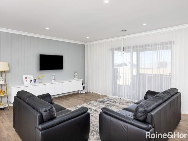 House for rent in Gobbagombalin, Wagga Wagga City Council