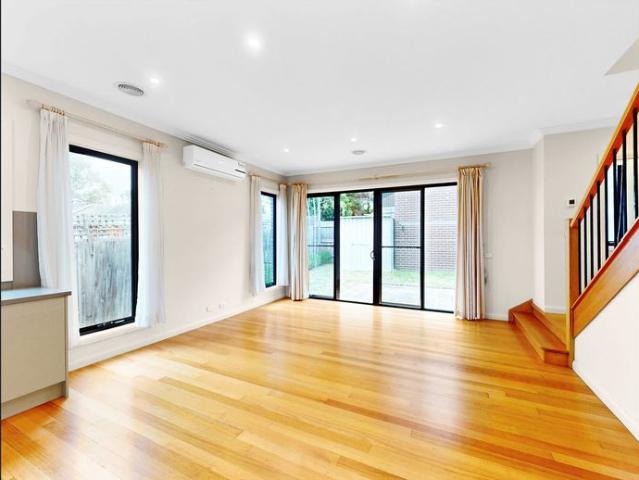 Townhouse for rent in Camerons Creek, Victoria
