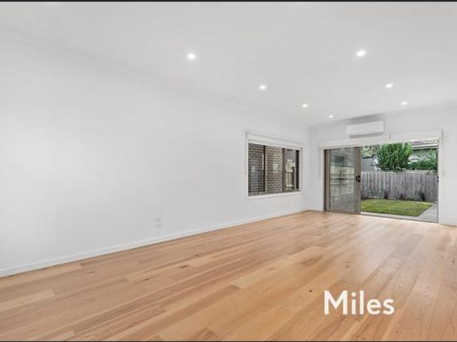 Townhouse for rent in Camerons Creek, Victoria
