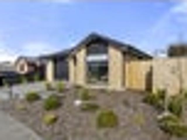 House for sale in Chaslands, Canterbury