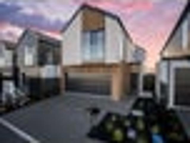 Townhouse for sale in Canterbury