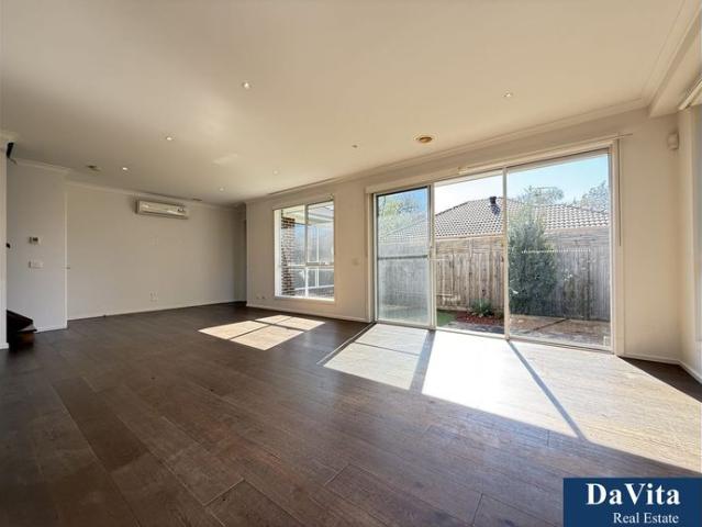 Townhouse for rent in Bentleigh East, Melbourne