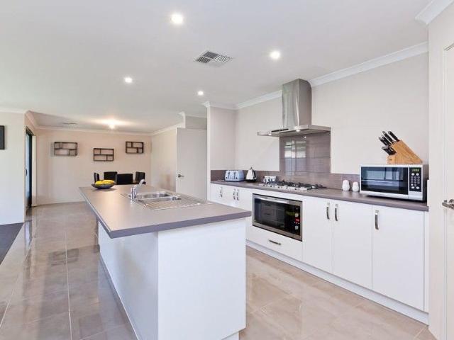 House for rent in Banksia Grove, Western Australia