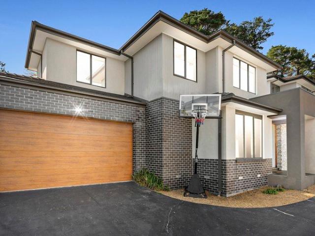 Townhouse for sale in Camerons Creek, Victoria