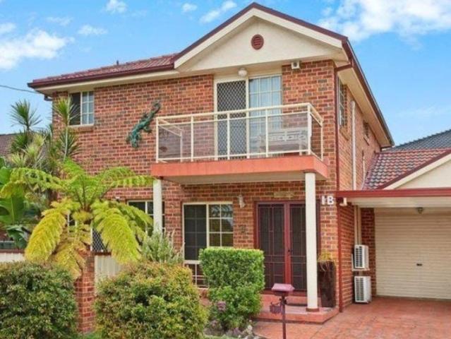 Duplex for rent in Sydney, New South Wales