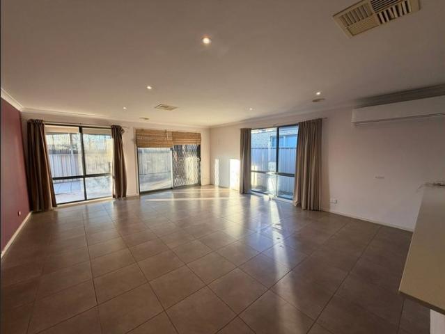 House for rent in Kialla, Victoria