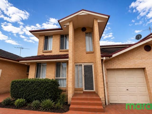 Townhouse for rent in Sydney, New South Wales