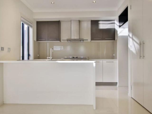 Townhouse for rent in Templestowe Lower, Melbourne
