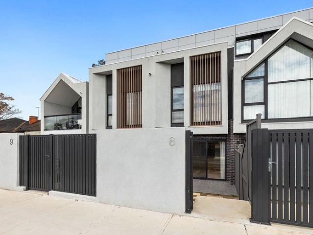 Townhouse for sale in Camerons Creek, Victoria