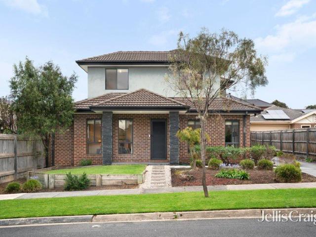 Townhouse for sale in Mount Waverley, Melbourne