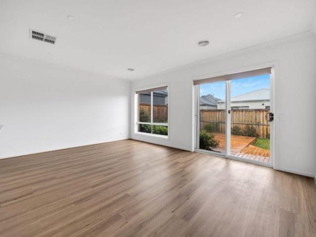 House for rent in Armstrong Creek, Victoria