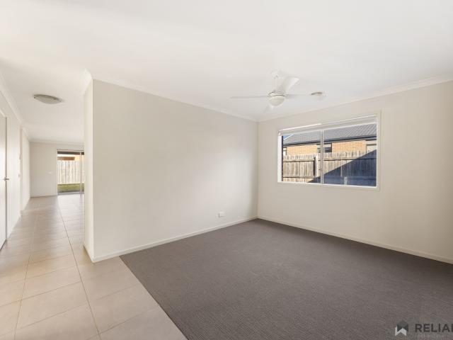 House for sale in Riverina Rise, Melbourne